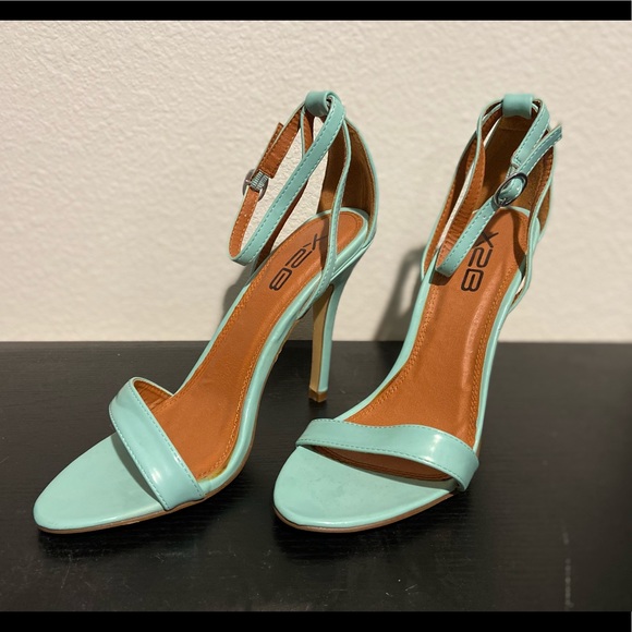 NWOT X2B Strappy Heels- Tiffany Blue Size 8 - Picture 1 of 6